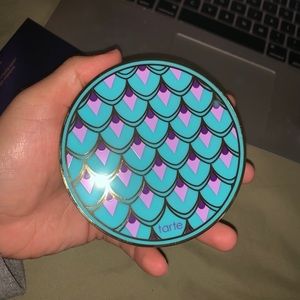 Eye shadow pallet